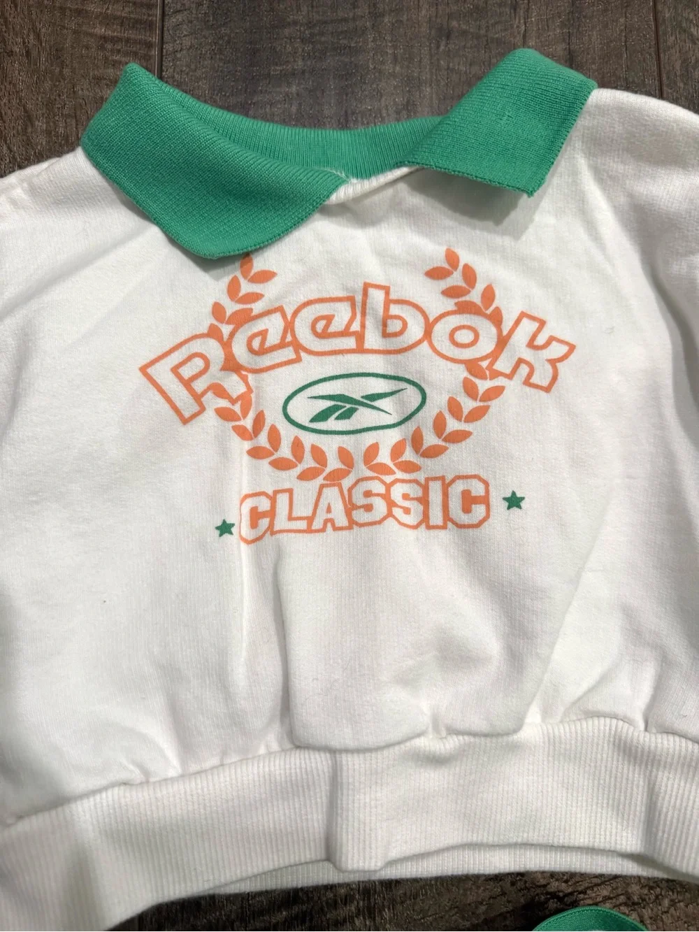 Reebok Classic Girls Green Skirt and White Sweatshirt Set Toddler Girls size 2T